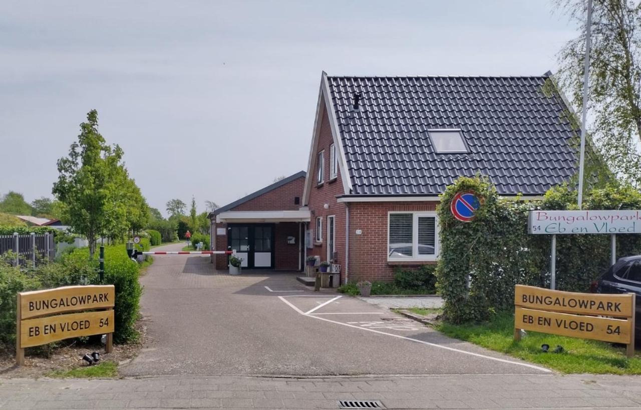 Het Dobbertje, Charmant Houten Huisje Sint Maartensvlotbrug ภายนอก รูปภาพ