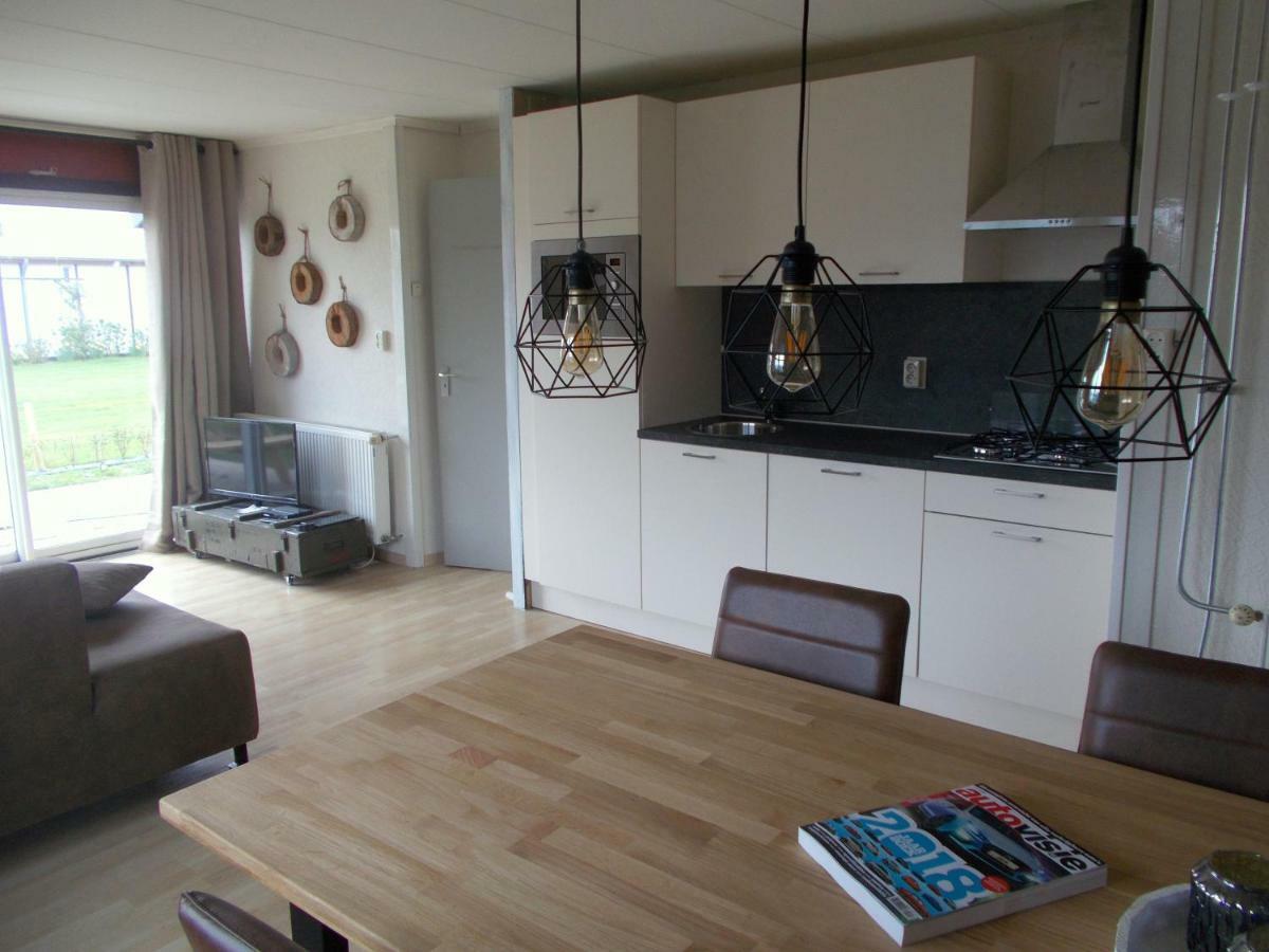 Het Dobbertje, Charmant Houten Huisje Sint Maartensvlotbrug ภายนอก รูปภาพ
